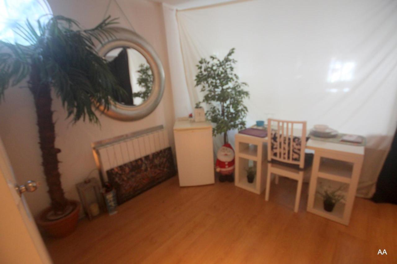Little Peaceful Retreat Room With Bath, Heating, Terrace, Free Wifi Fridge Easy Parking ماربيا المظهر الخارجي الصورة