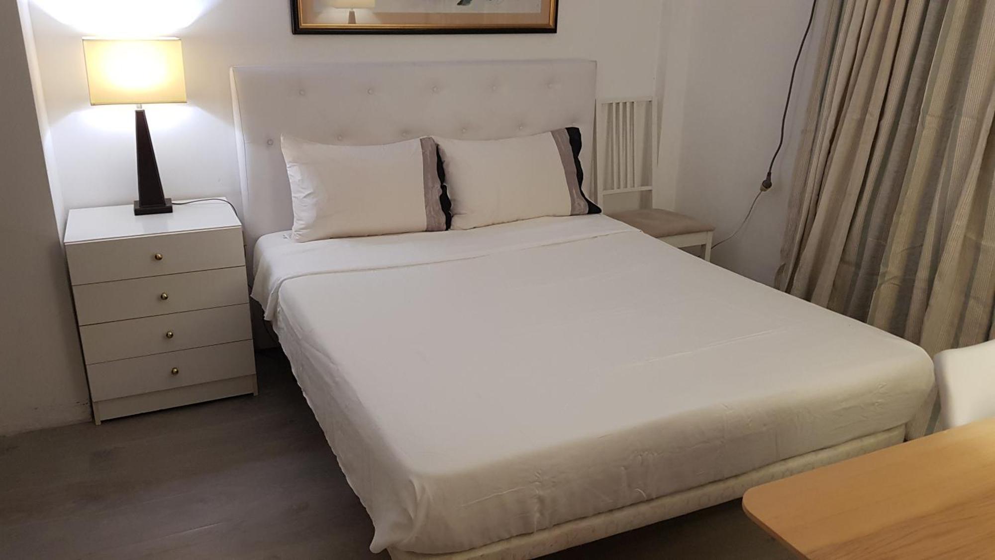 Little Peaceful Retreat Room With Bath, Heating, Terrace, Free Wifi Fridge Easy Parking ماربيا المظهر الخارجي الصورة